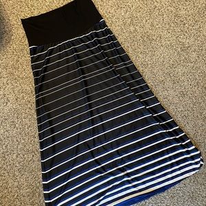 Women’s XL floor length skirt